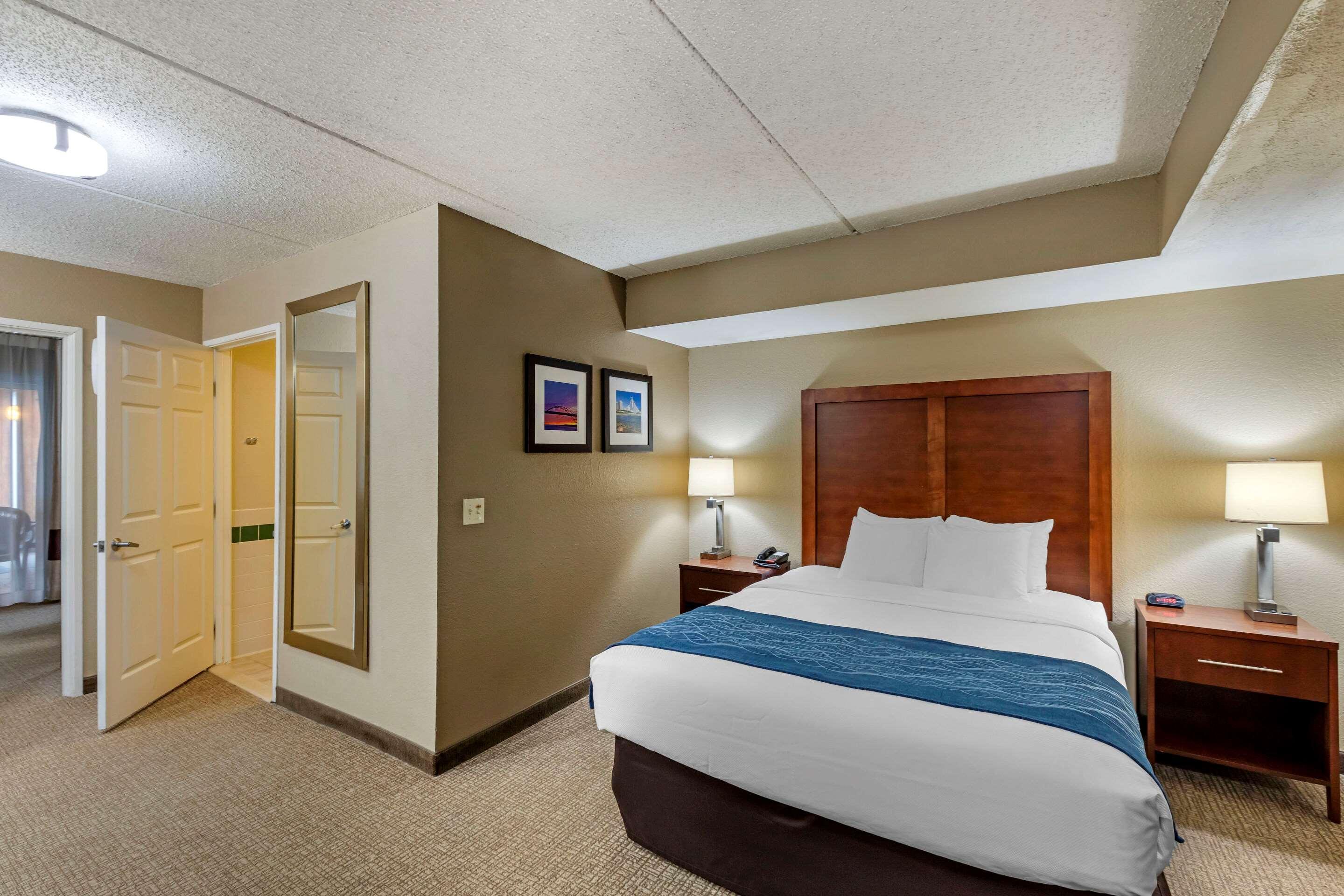 Comfort Inn & Suites Jackson - West Bend Jackson (Washington County) Exterior foto