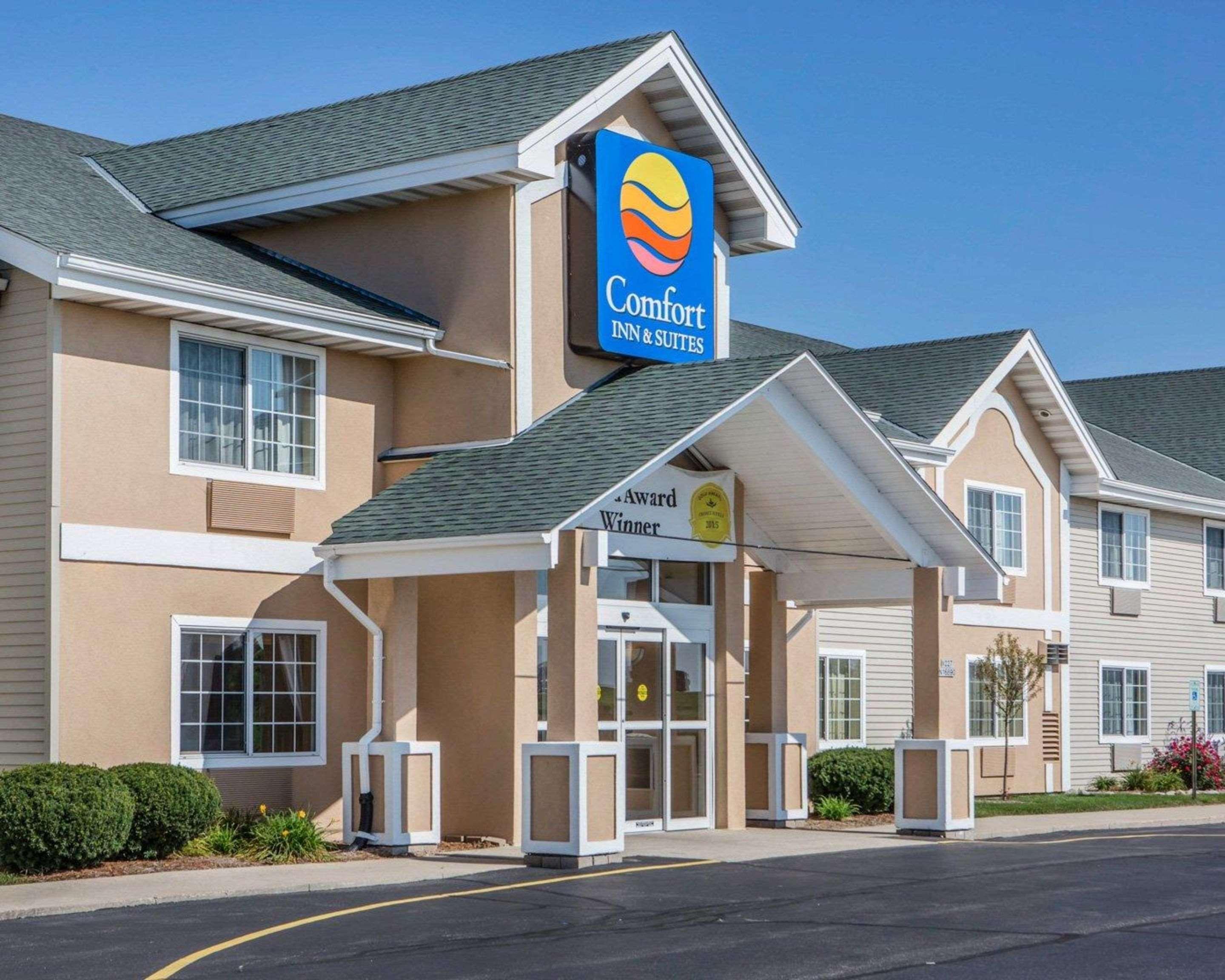 Comfort Inn & Suites Jackson - West Bend Jackson (Washington County) Exterior foto