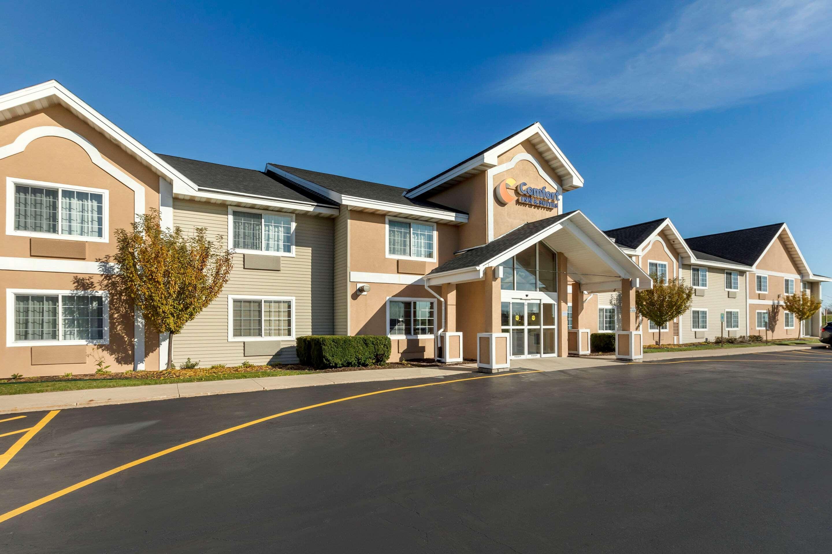 Comfort Inn & Suites Jackson - West Bend Jackson (Washington County) Exterior foto